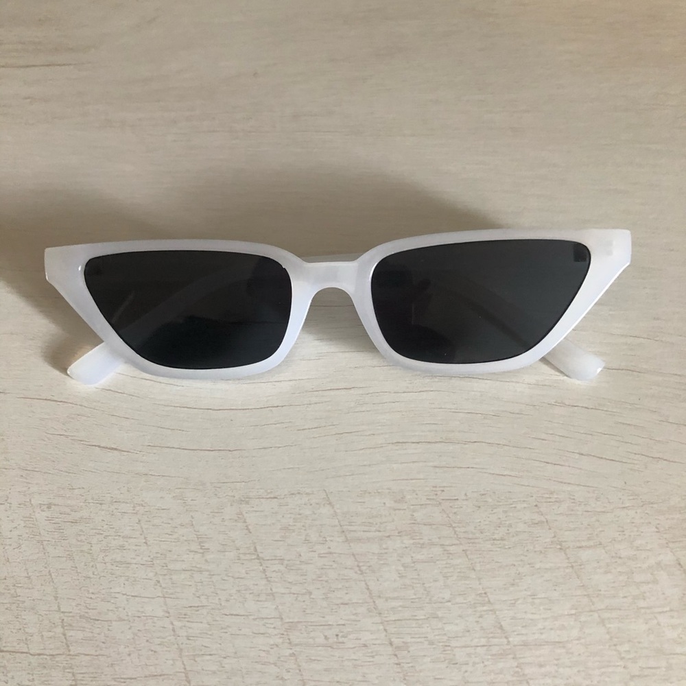 Retro “Kylie” White Cat Eye Sunglasses 70s Vibes